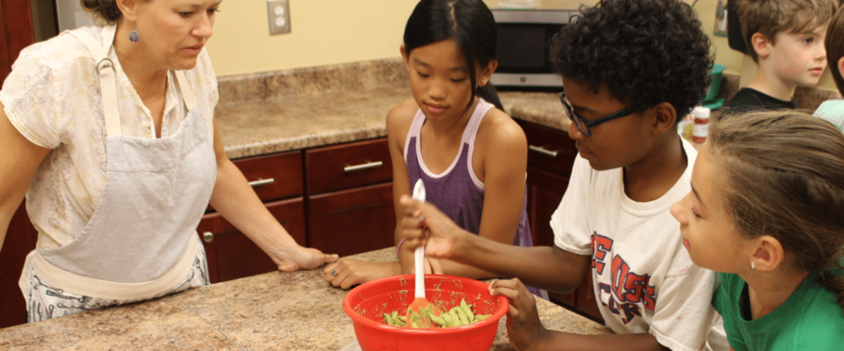 Elizabeth Speed cooks with kids in Oxford, Mississippi